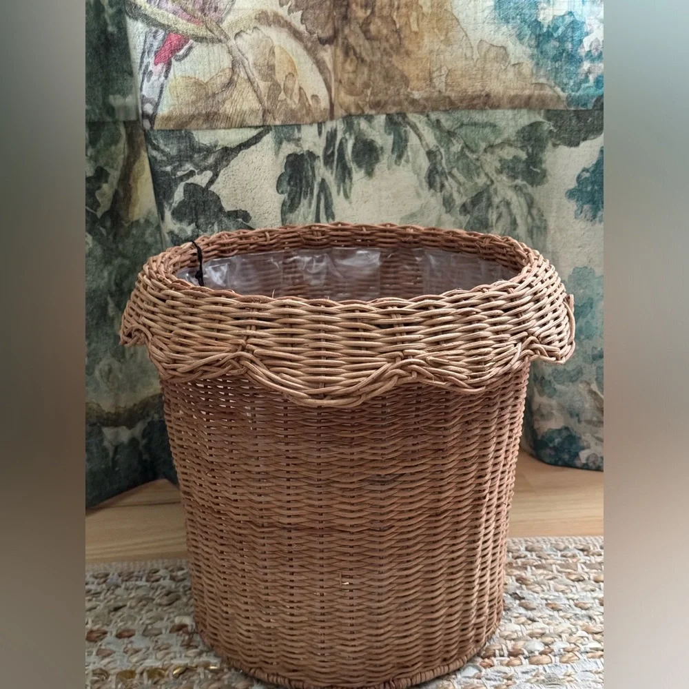NWT | Scalloped Rattan Planter Basket - Hearth & Hand™ with Magnolia